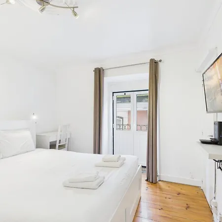 Charming 1br W/ Terrace In Alfama | By Airnest * Lisboa