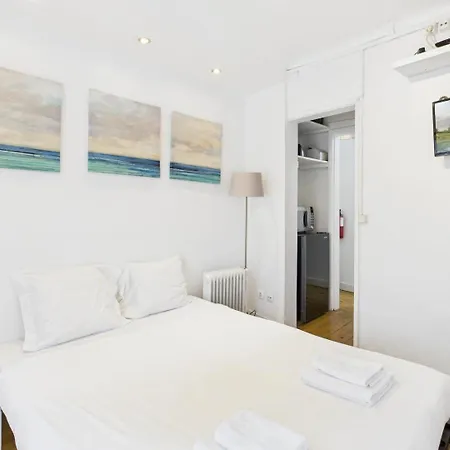 Charming 1br W/ Terrace In Alfama | By Airnest Lisboa