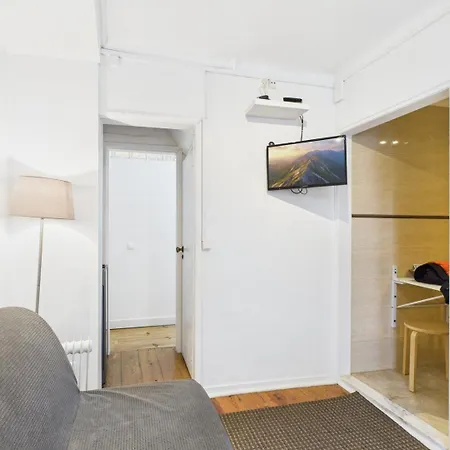 Charming 1br W/ Terrace In Alfama | By Airnest * Лісабон