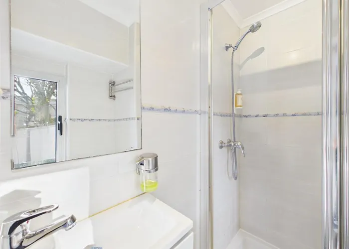 Charming 1br W/ Terrace In Alfama | By Airnest Апартаменти Лісабон