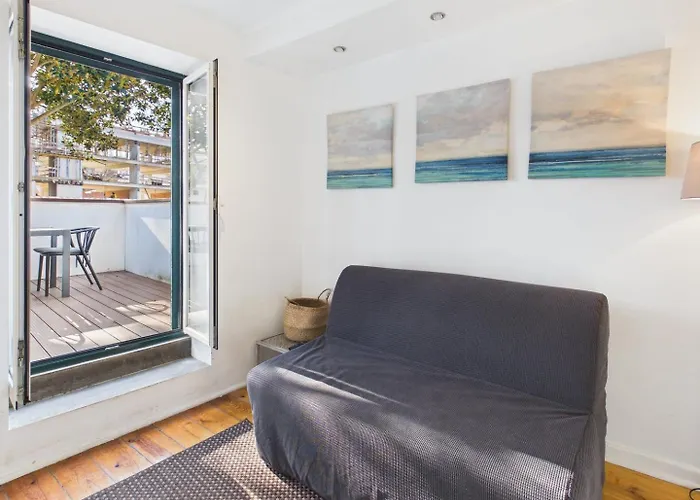 公寓 Charming 1br W/ Terrace In Alfama | By Airnest Lisboa