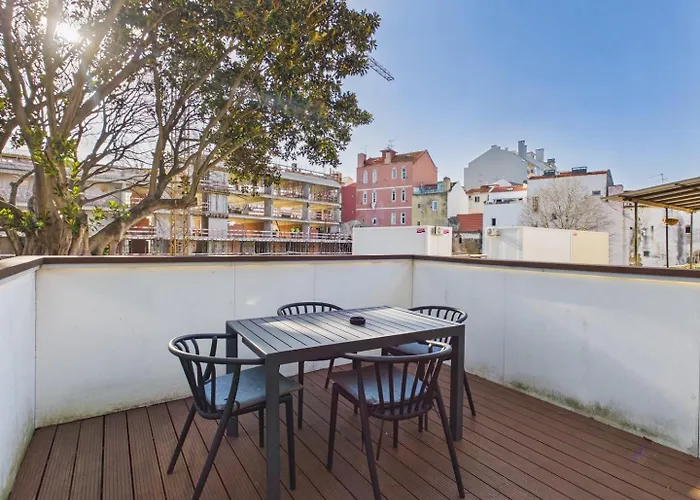 Apartamento Charming 1br W/ Terrace In Alfama | By Airnest *